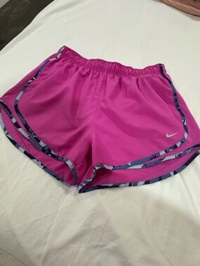 Nike Women's Bright Pink Athletic Running Shorts with Patterned Trim
